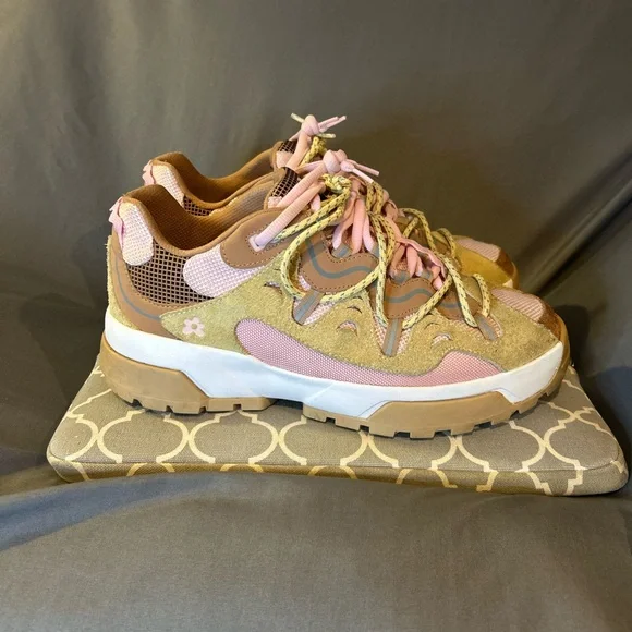 Converse Gianno X
Golf le Fleur “Parfait Pink” (GREAT CONDITION) - Picture 10 of 14